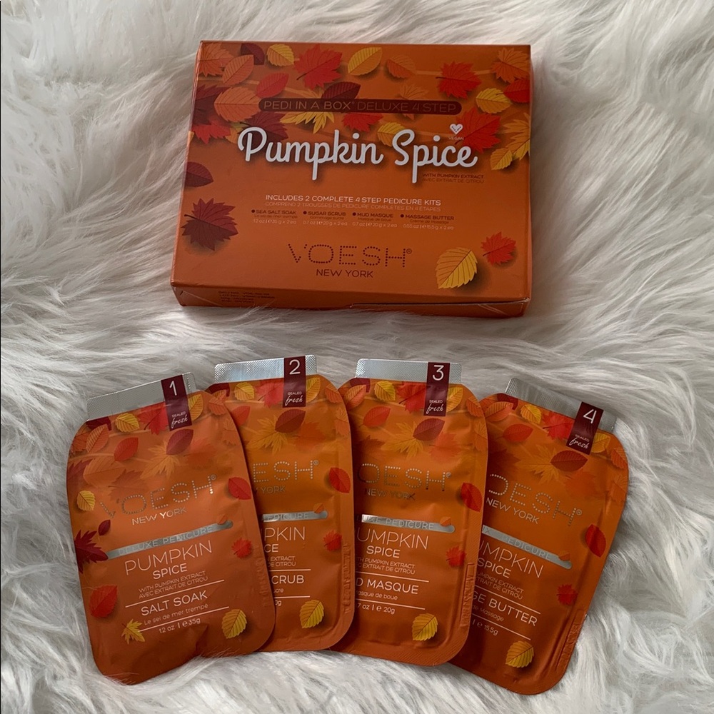 VOESH Pumpkin Spice Deluxe 4 Step Pedi in a Box 1 Set
